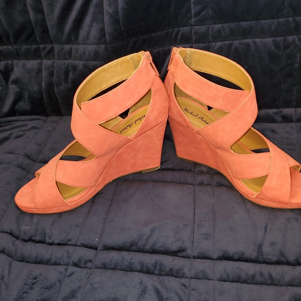 Michael Antonio wedges 8 1/5